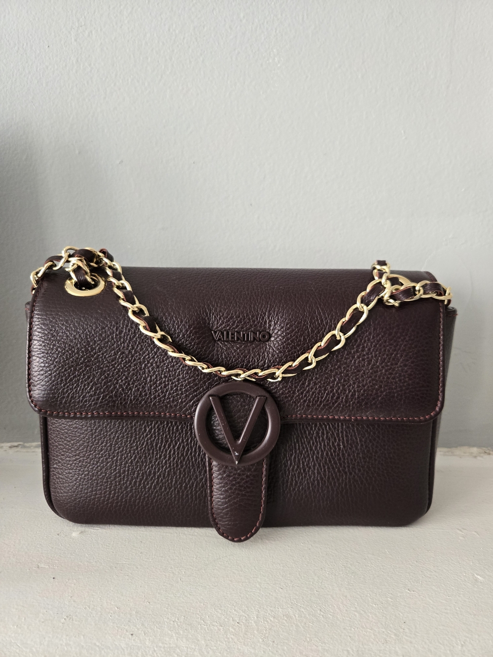 Valentino Burgundy Leather Shoulder Bag with Gold Chain - Picture 2 of 7
